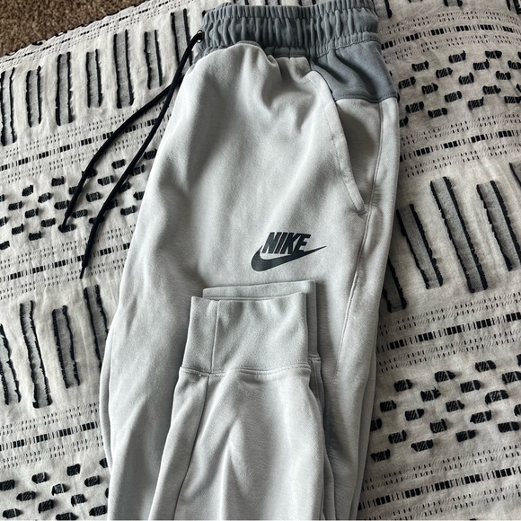 Nike Sportswear Tech Fleece Jogger Sweatpant - Picture 1 of 6